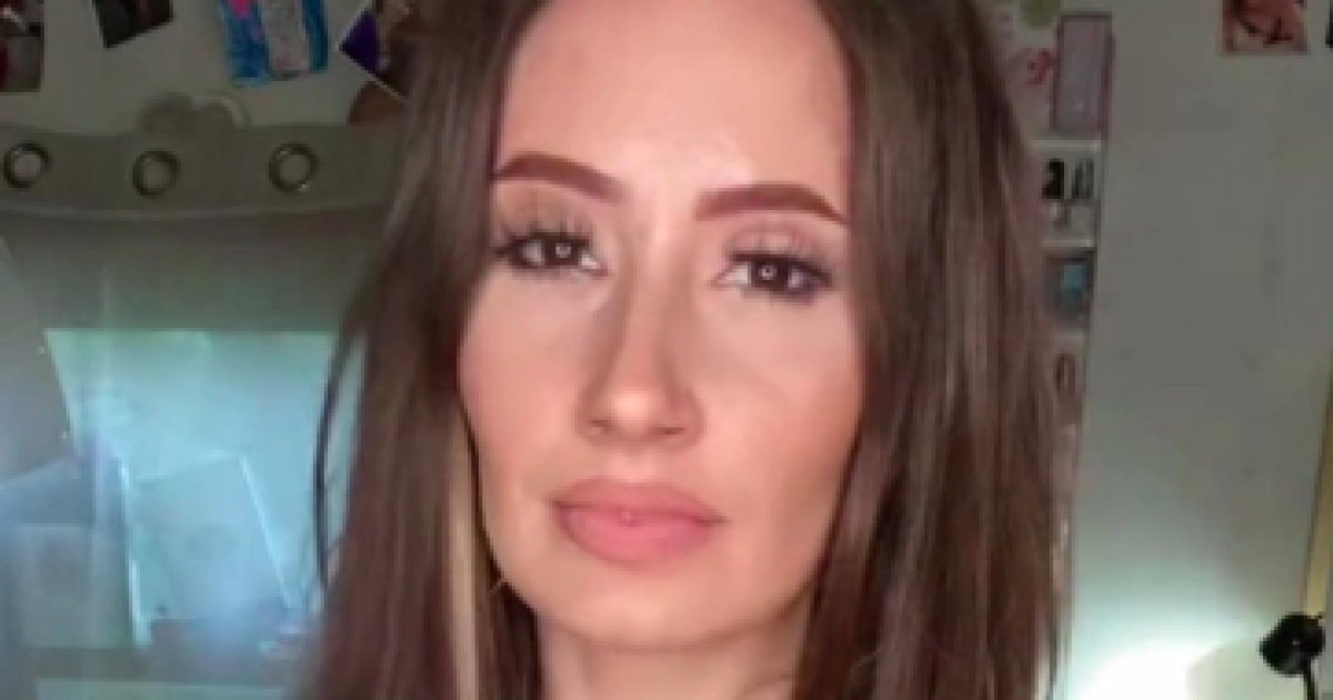 "Я не відьма": зірка TikTok підірвала Мережу своїм виглядом без зубів