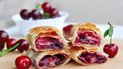 Ароматные вишневые слойки