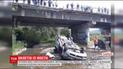 На трасі Львів-Ужгород авто впало з мосту, постраждало троє людей