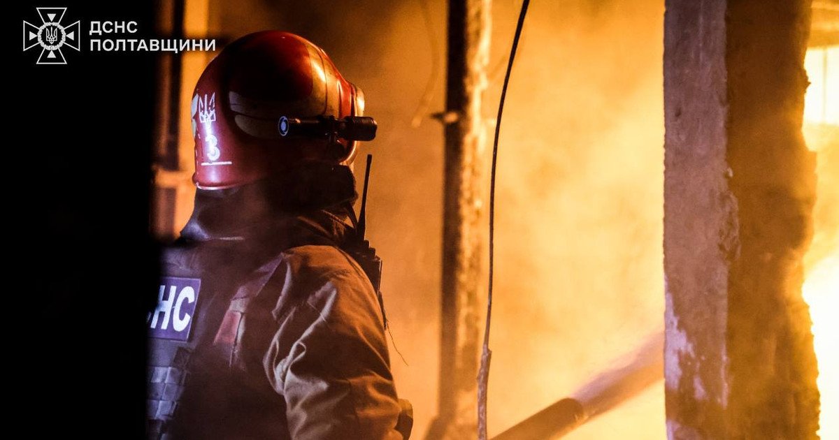 Пожар на Полтавщине вследствие попадания вражеского дрона