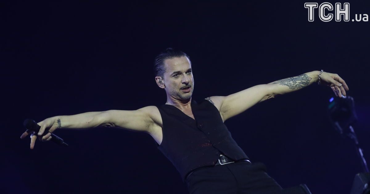 В Киеве образовались огромные очереди на концерт Depeche Mode