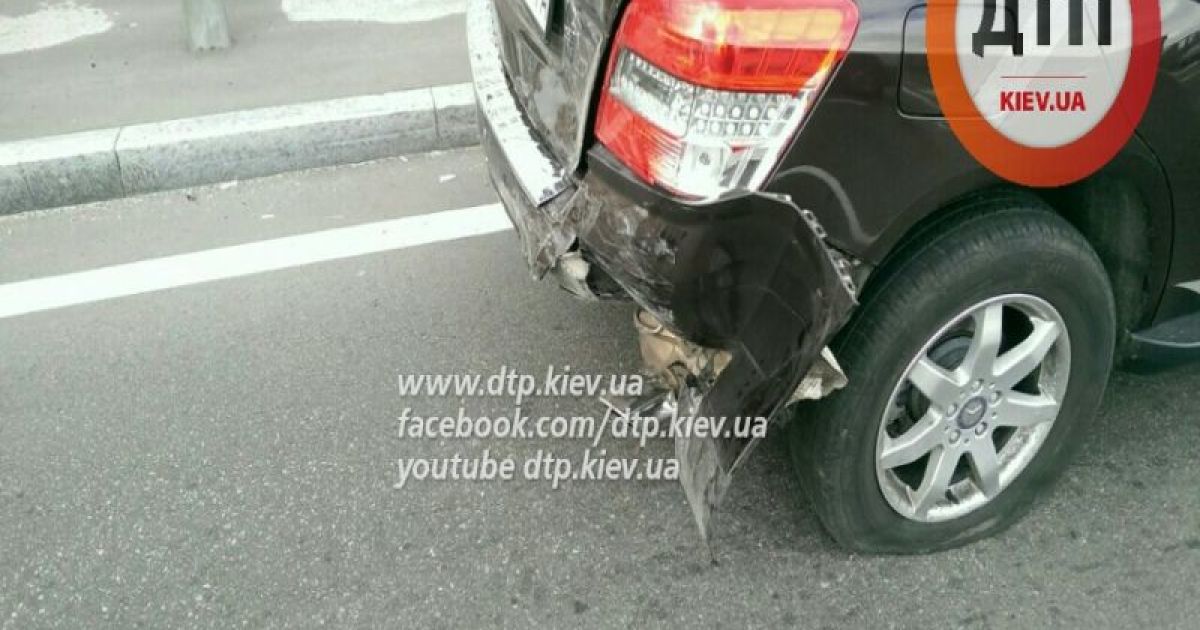 Пострадавшую забрали на такси / © dtp.kiev.ua
