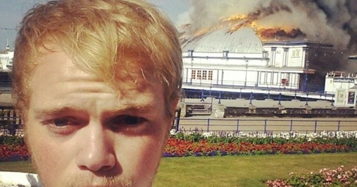 Пожежа -"гарний" привід зробити селфі / © Фото із соціальних мереж