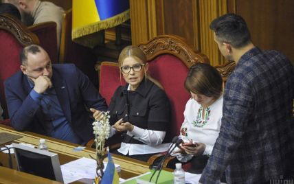 Тимошенко назвала причину блокування крісла Разумкова, у фракції перепросили за "переходження межі"