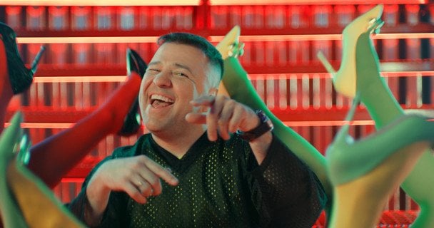 Звезды "Одного разу під Полтавою" восхитили новой песней и насмешили юмористическим клипом