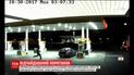 В США женщина смогла сбежать из багажника похитителя, когда тот остановился на заправке