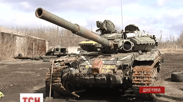 На Донеччині новобранці ремонтують бойову техніку