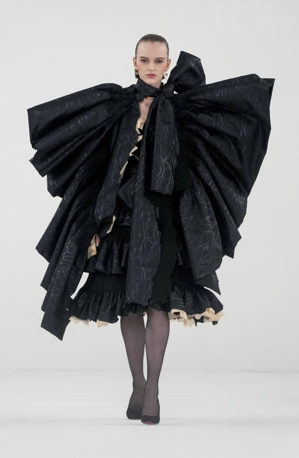 Показ колекції Haute Couture Модного дому Viktor&Rolf / © Associated Press