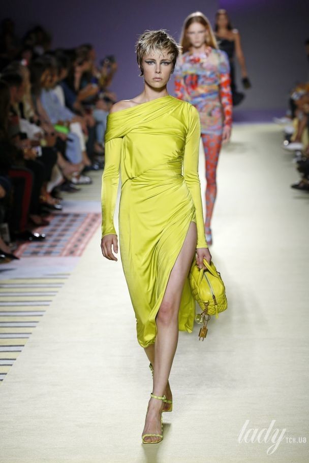 Колекція Versace прет-а-порте сезону весна-літо 2019 / © East News