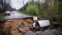 На Київщині бус провалився у провалля