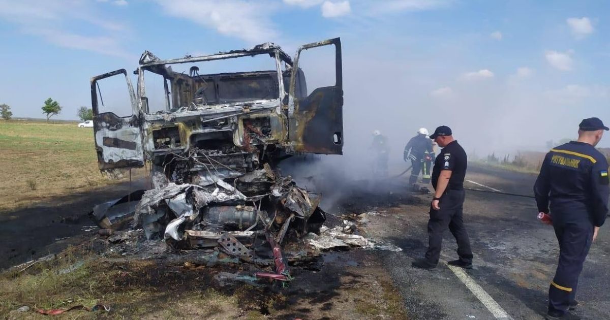 Моторошна ДТП в Одеській області: на трасі загинули батько та його 2-річний син (відео)