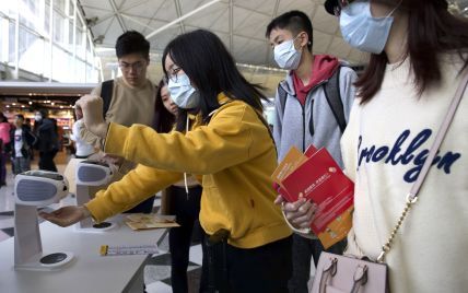 Вспышка в аэропорту: в Шанхае зафиксировали новые случаи местного заражения коронавирусом