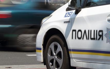 В Одессе активисты задержали пьяного полицейского за рулем