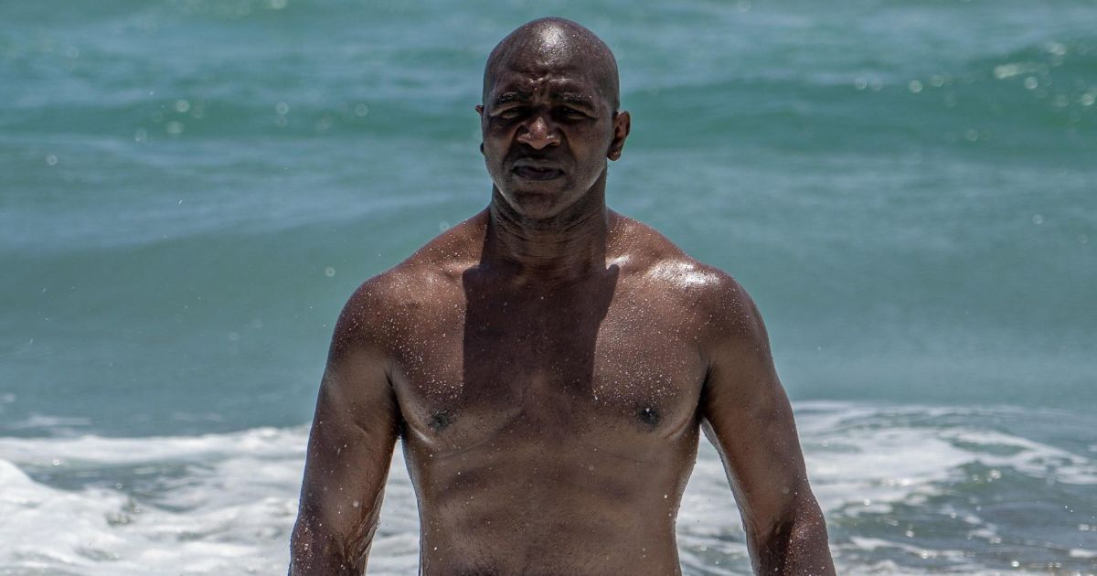 twitter.com/holyfield