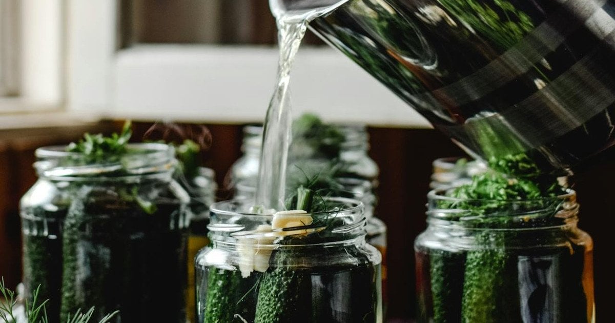 Чому не виливають розсіл з огірків