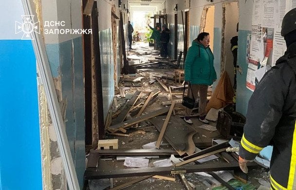 В Новомиколаївці зруйновано та пошкоджено інфраструктуру / © ДСНС