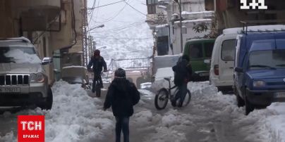 На Близькому Сході скаржаться на аномально холодну погоду