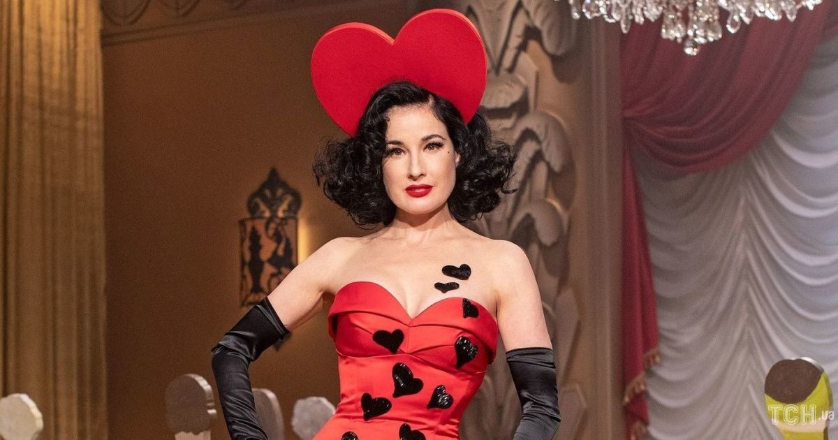 Колекція Moschino прет-а-порте сезону осінь-зима 2021-2022