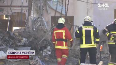 Выжили чудом: мама с дочкой оказались в эпицентре удара ракеты по Охматдету