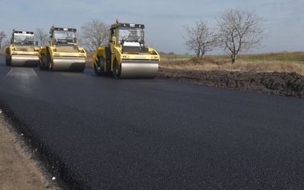 В Україні прокладуть три нові дороги із цементобетону