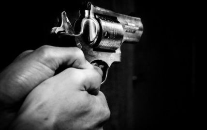 В Москве раздавались выстрелы в школе: отец десятиклассницы применил пистолет