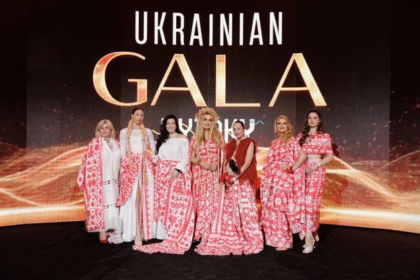 Оля Сумская, Яна Остапчук, Марина Сидорук, Ирина Сидорук, Александра Богач, Таня Буренко