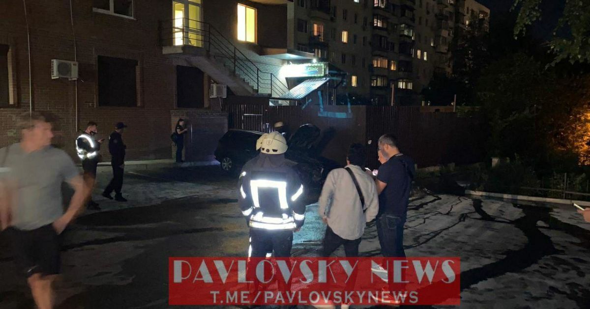 підпал авто Гео Лероса_1 / © PavlovskyNEWS