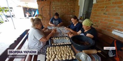Багатодітна сім’я передає їжу на фронт