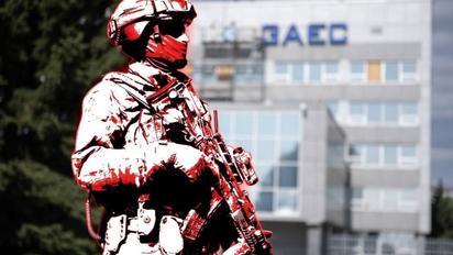 Російський військовий біля Запорізької АЕС