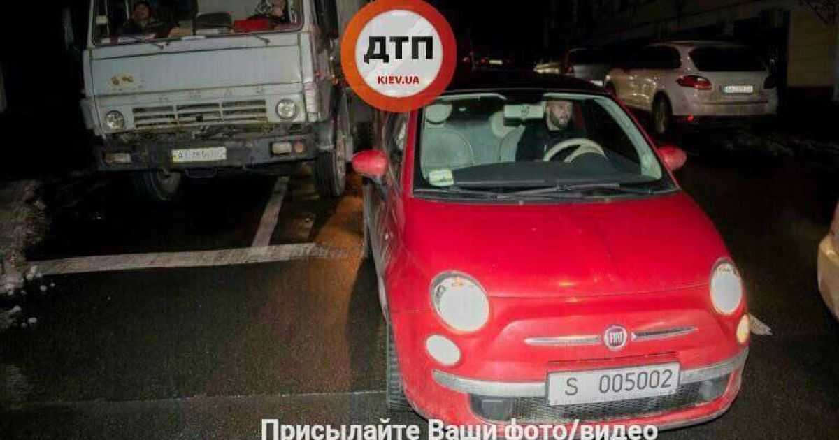 ДТП бетономішалка і французьке посольство_3 / © facebook.com/dtp.kiev.ua