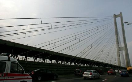 В Киеве для автомобилей открыли еще один мост, который не работал из-за войны более месяца