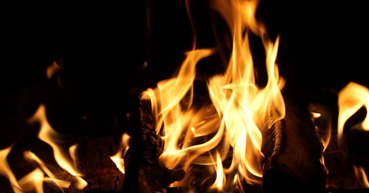 У центрі Києва під час гасіння пожежі у відселеному домі знайшли труп