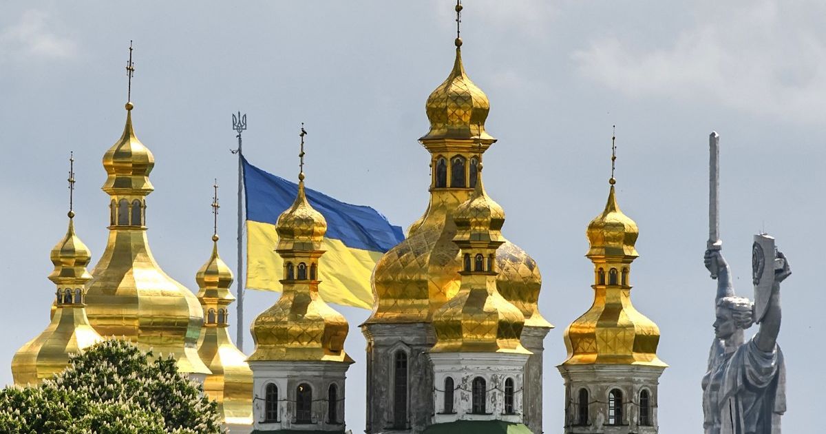 Монахи Києво-Печерської лаври напали на журналістів: поліція відкрила кримінальне провадження