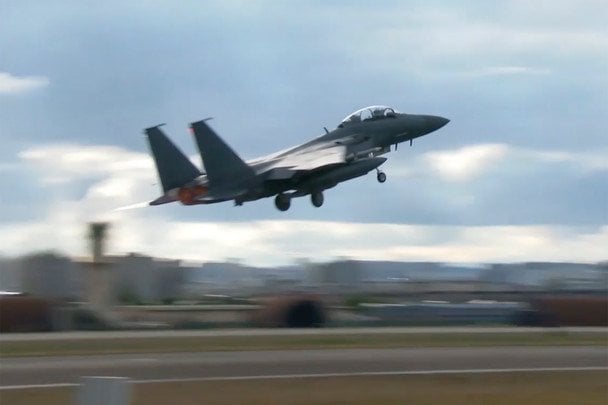 В Южной Корее разбился военный самолет: что известно