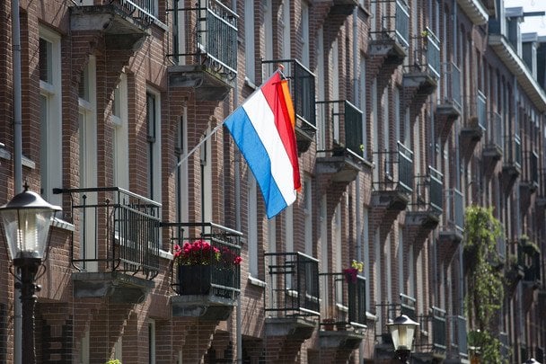 Правые партии Нидерландов предлагают депортировать украинских мужчин: подробности