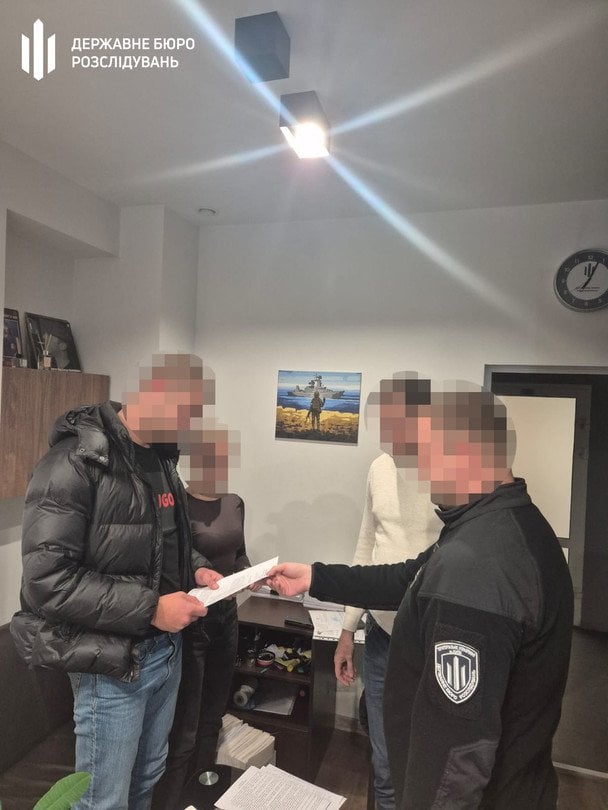 ДБР скерувало до суду обвинувальний акт щодо двох правоохоронців у справі про побиття чоловіка біля Голосіївського ТЦК / © Державне бюро розслідувань