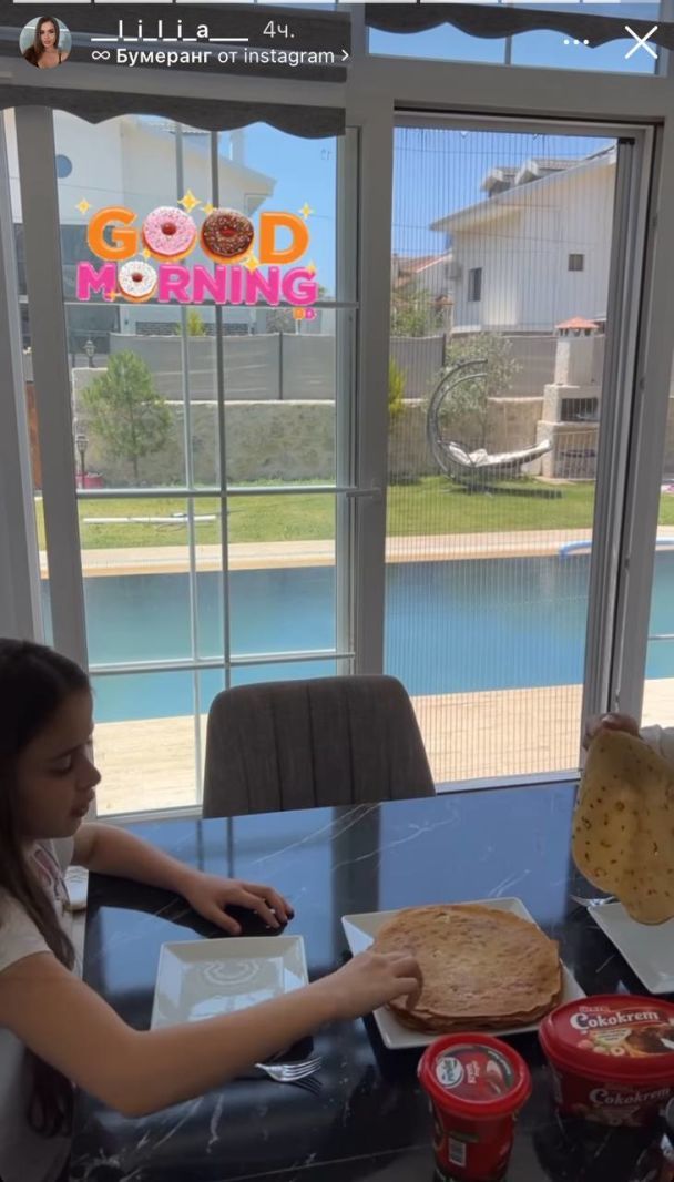 Донька Мурата Налчаджиоглу та донька його дружини Лілії / © instagram.com/__l_i_l_i_a___