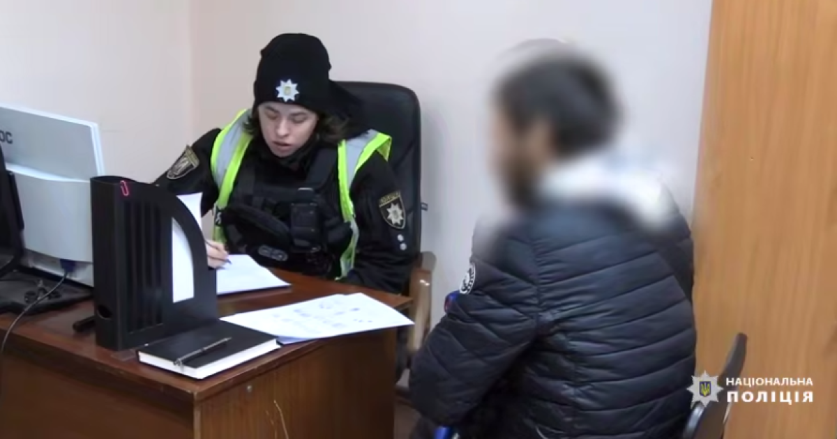 Мужчин, выдававших себя за военных, были задержаны полицией.