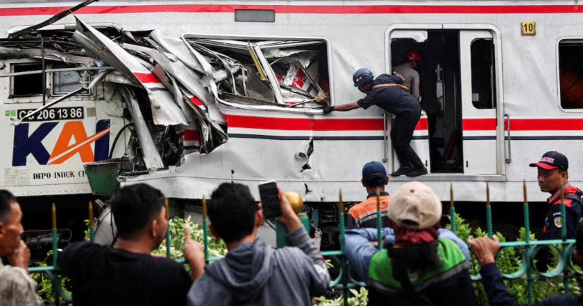 Зіткнення потягів