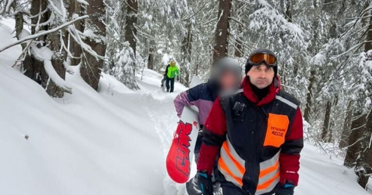 В горах в Закарпатской области спасли четырех заблудших туристов