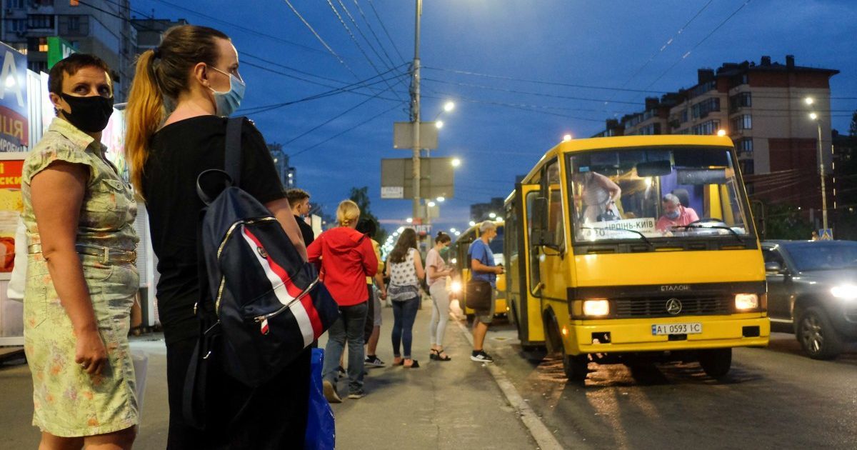 Шмигаль заявив, що Україні доведеться червень та липень прожити у карантинних обмеженнях