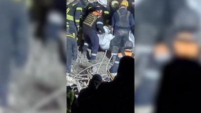 Рятувальники дістали з-під завалів будинку у Кривому Розі маму трьох дітей