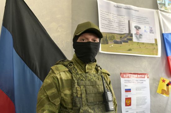 У Маріуполі окупанти погрожують місцевим звільненням та відсутністю зарплати через ігнорування "референдуму"