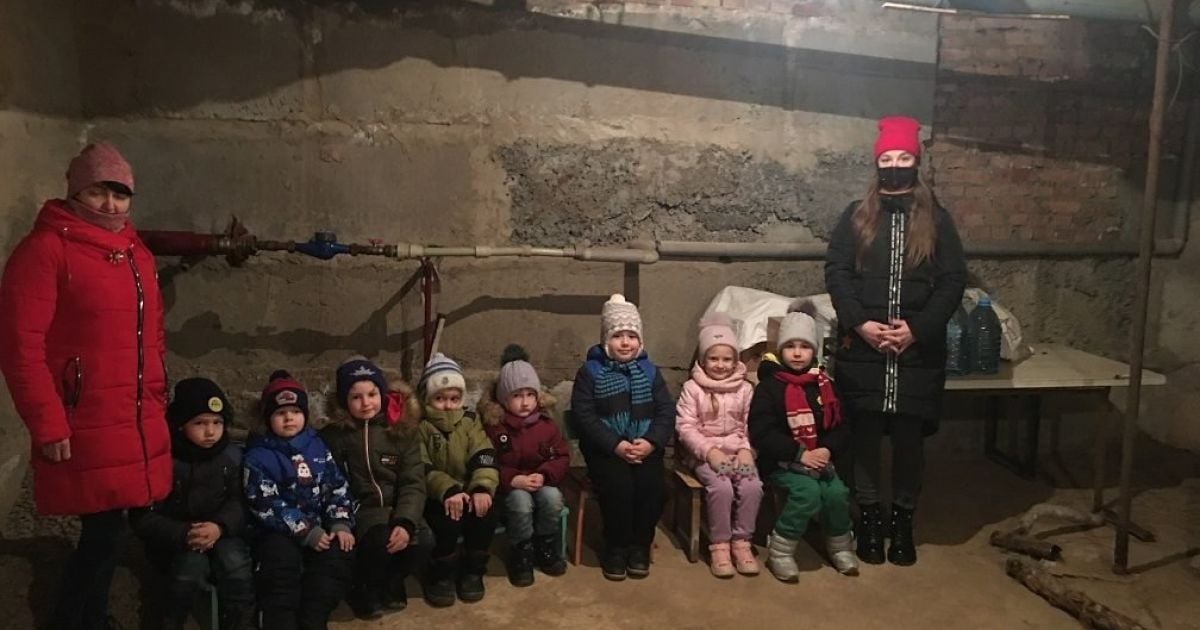 У херсонських садках дітей навчали ховатися у бомбосховищах (фото)