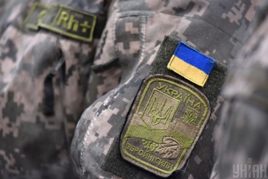 Під час обстрілів на Донбасі важке поранення отримав український солдат
