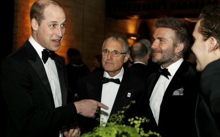 Все в смокингах: британские принцы Чарльз, Гарри и Уильям вместе вышли в свет