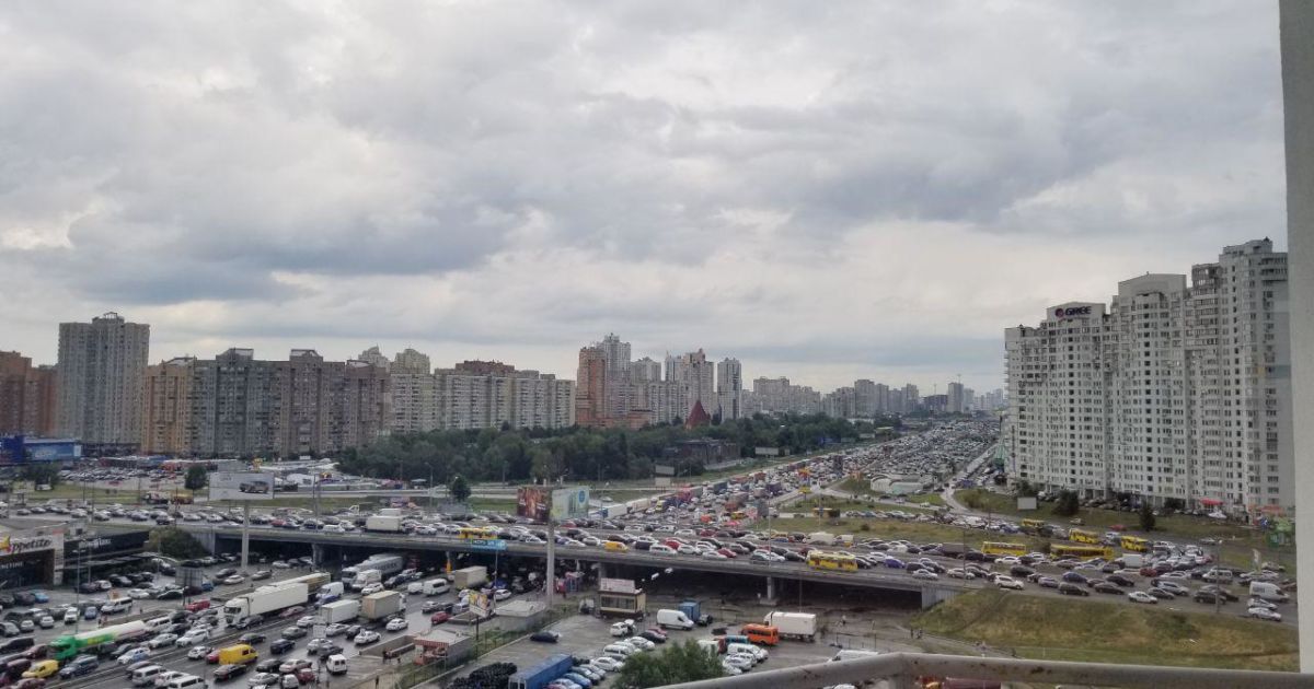 Масштабные заторы сковали движение на Осокорках и Позняках
