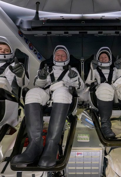 Экипаж миссии Crew-11: астронавты Олег Платонов, Майк Финк, Зена Кардман и Кимия Юи
