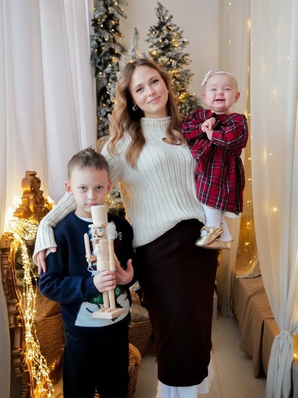 Анна Кошмал с сыном и дочерью / © instagram.com/smorkovkina