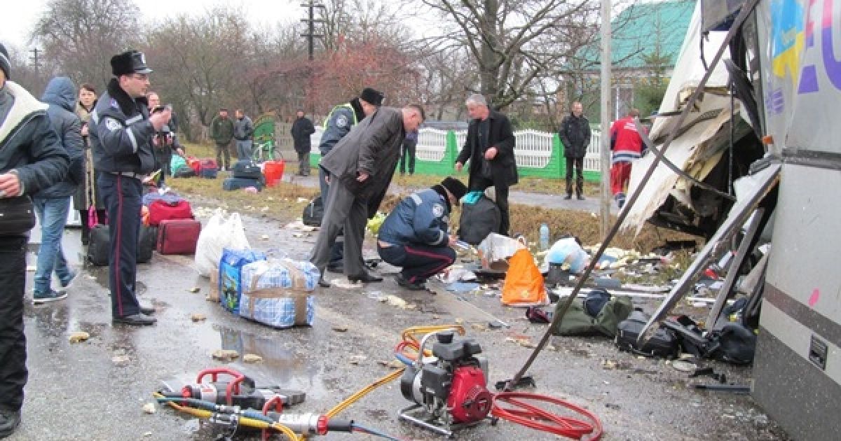 Автопригода трапилася через те, що водій вантажівки виїхав на зустрічну смугу, - пояснили в УДАІ УМВС України у Волинській області